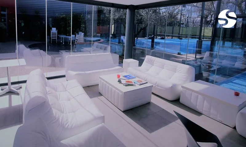 Club house de padel — rencontres et échanges entre joueurs