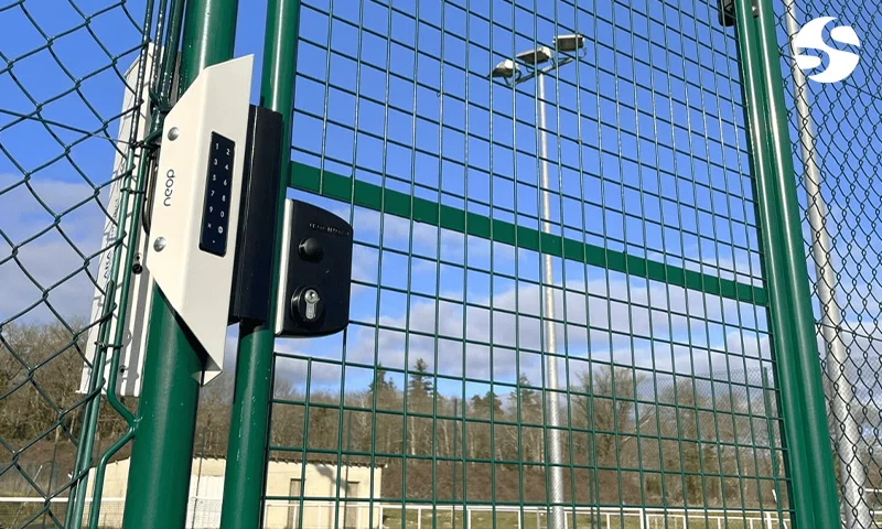 Différents modes d'accès autonomes pour terrains de padel